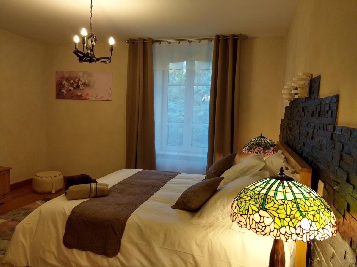 Les Chambres D'Hotes De La Frissonnette Auzelles Екстериор снимка