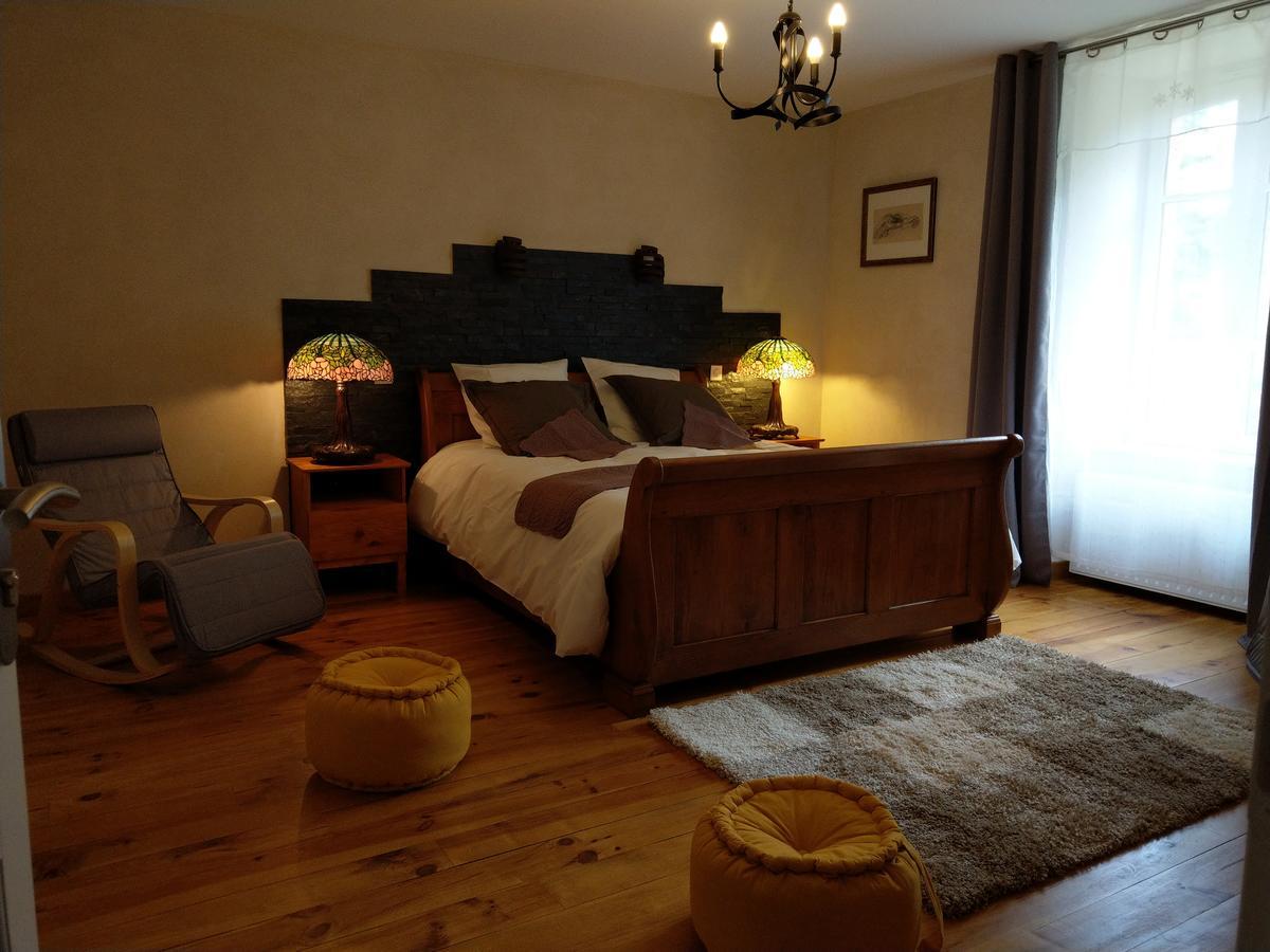 Les Chambres D'Hotes De La Frissonnette Auzelles Екстериор снимка