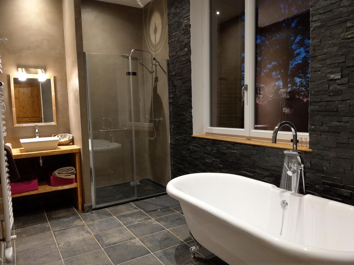 Les Chambres D'Hotes De La Frissonnette Auzelles Екстериор снимка