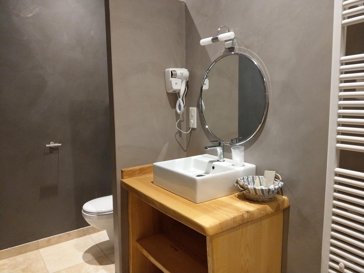 Les Chambres D'Hotes De La Frissonnette Auzelles Екстериор снимка