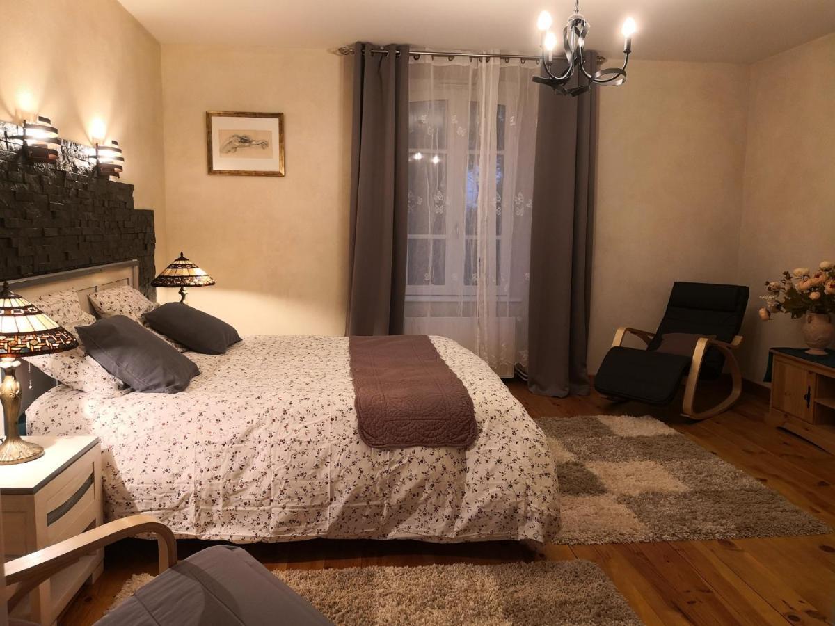 Les Chambres D'Hotes De La Frissonnette Auzelles Екстериор снимка