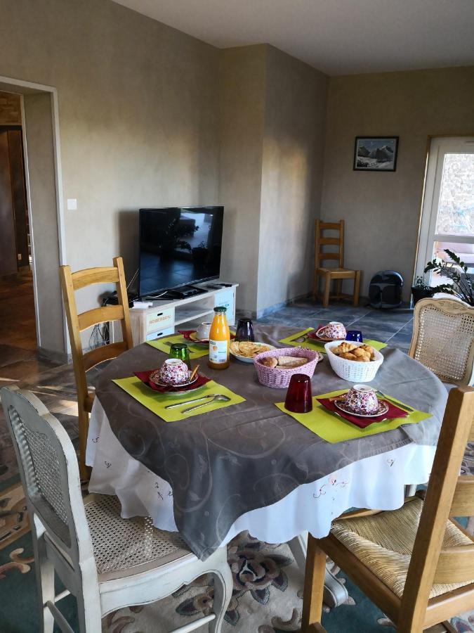 Les Chambres D'Hotes De La Frissonnette Auzelles Екстериор снимка